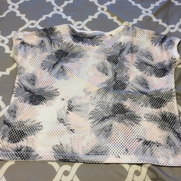 Fabletics floral mesh top - Picture 4 of 5